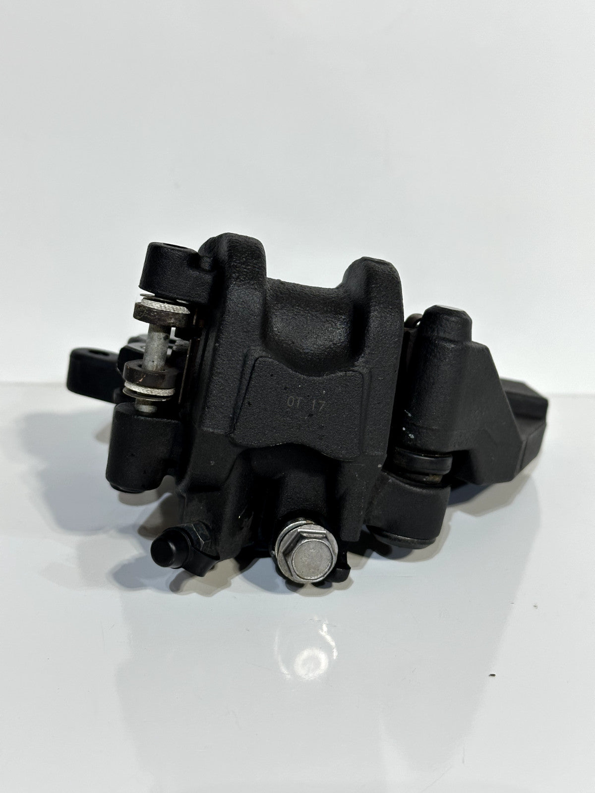 2019-2025 KAWASAKI NINJA ZX6R ZX636 OEM REAR BACK BRAKE CALIPER W/ BRACKET + PAD