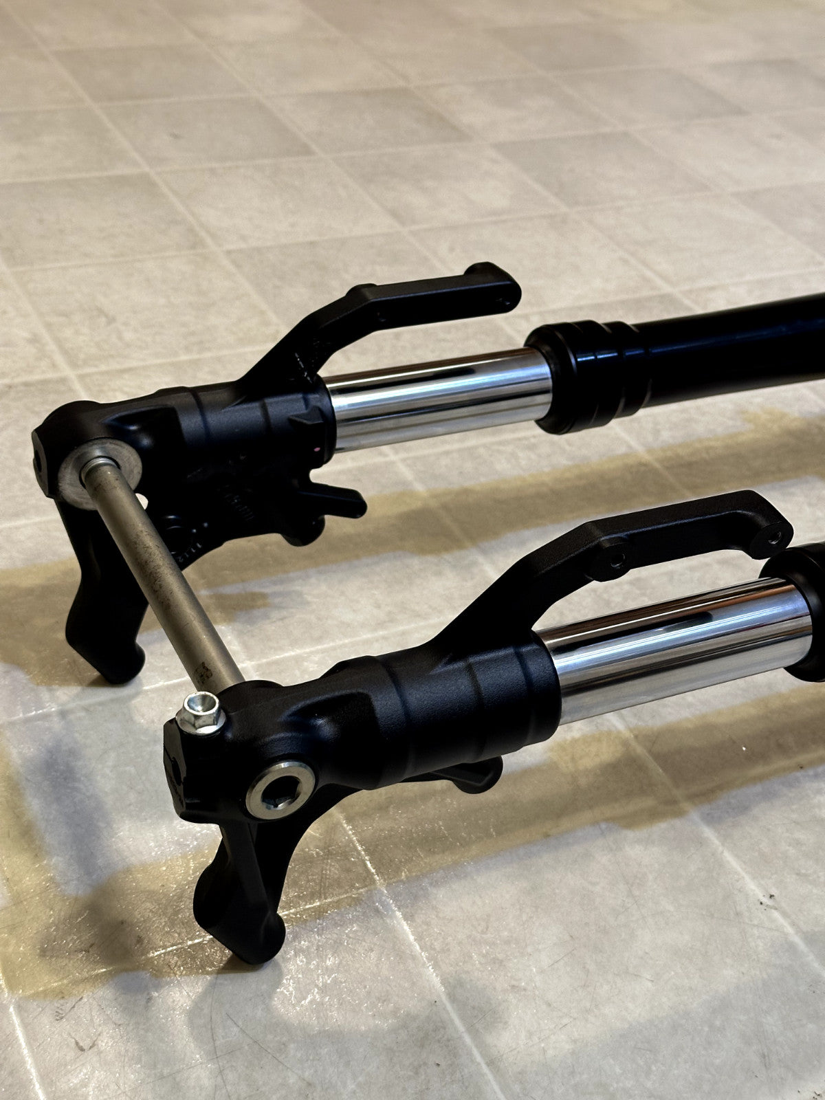 2023-2025 KAWASAKI NINJA ZX4RR OEM SHOWA FRONT FORKS SUSPENSION + TREE & CLIP ON