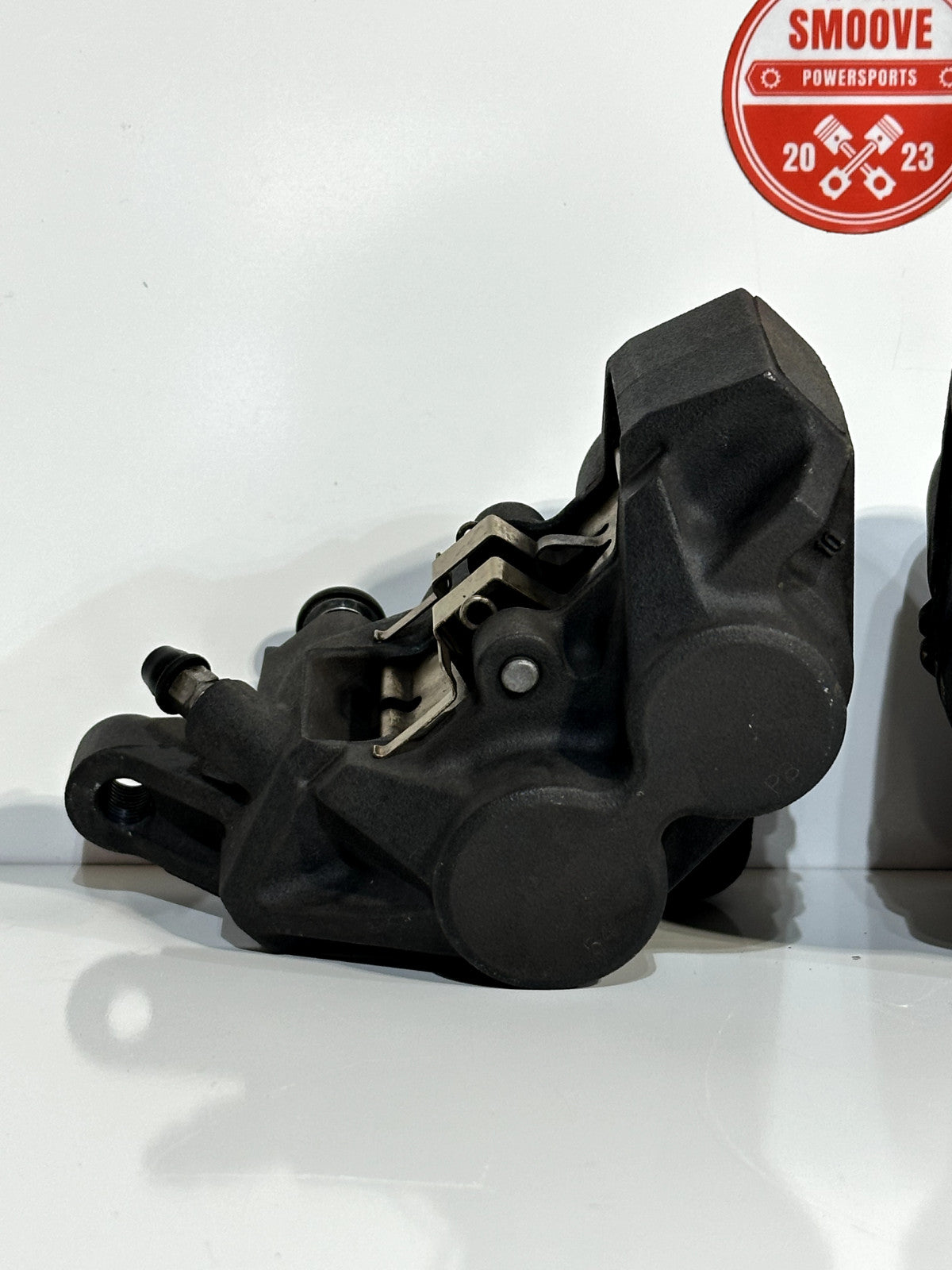 2014-2017 YAMAHA FZ07 FZ-07 OEM FRONT LEFT RIGHT BRAKE CALIPER SET PAIR W/ PADS