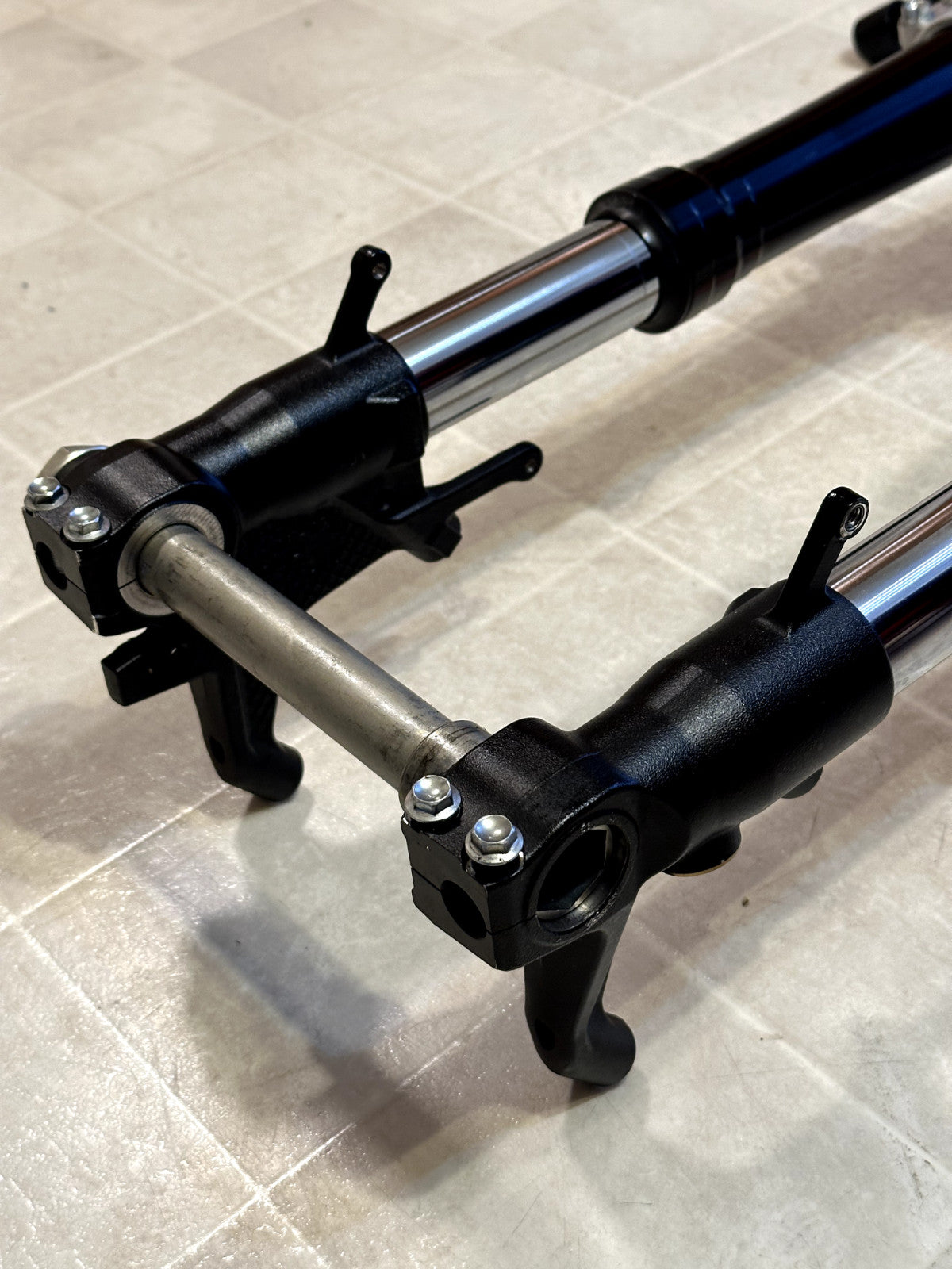 2017-2025 SUZUKI GSXR1000 OEM FRONT FORKS SUSPENSION W/ TRIPLE CLAMPS & CLIP ONS