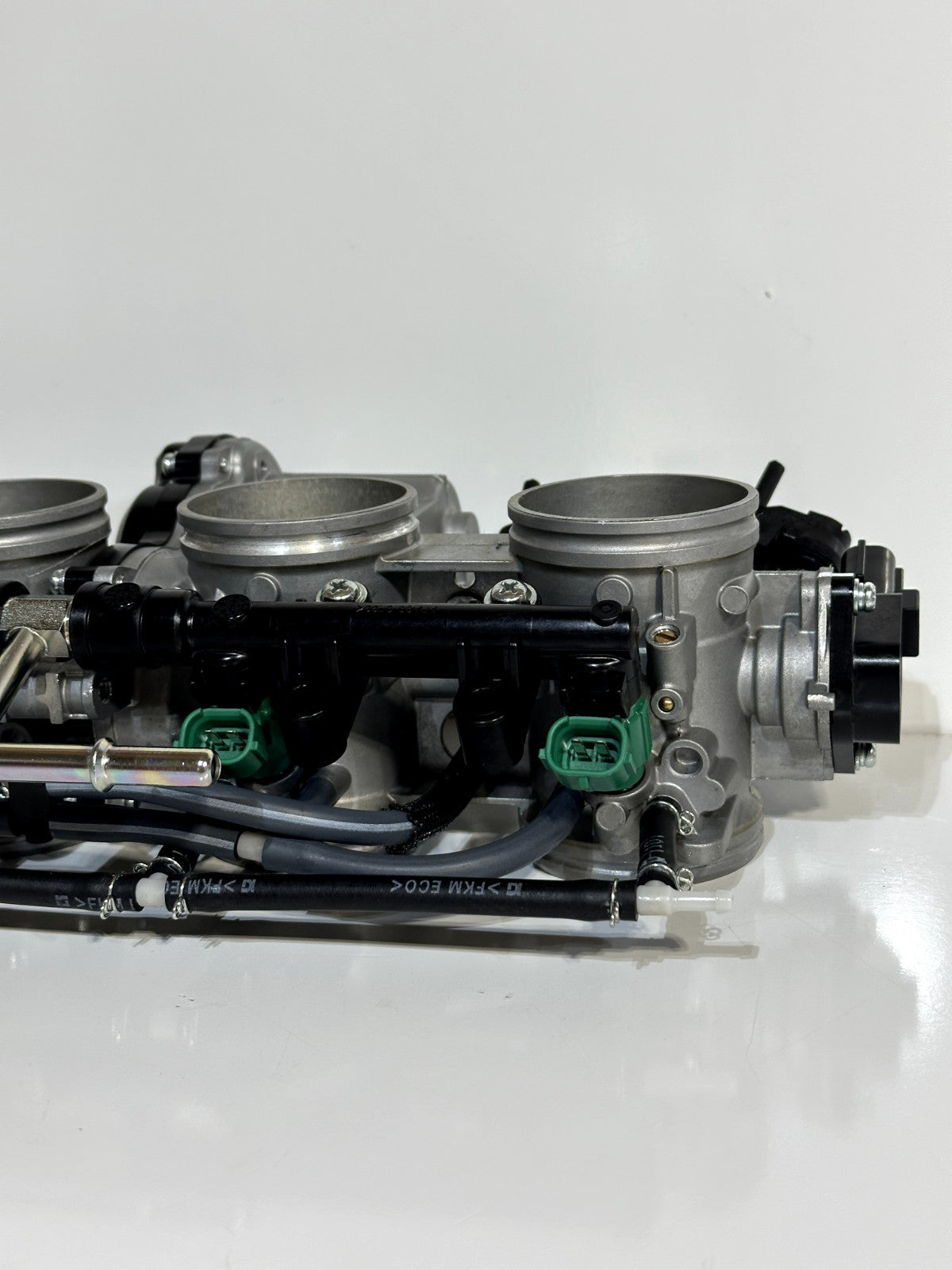 2024-2025 KAWASAKI NINJA ZX10R ZX 10 OEM THROTTLE BODY W/ FUEL INJECTORS + RAIL