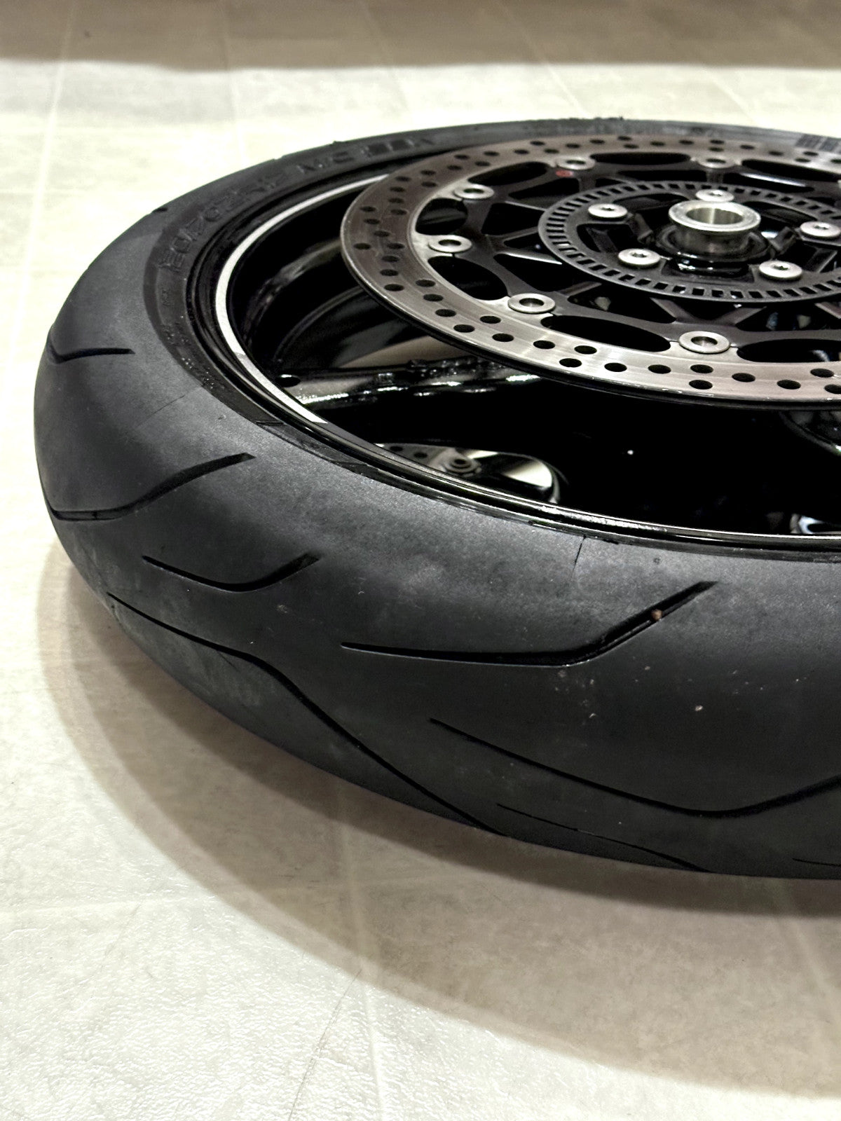 2021-2025 KAWASAKI NINJA ZX10R OEM FRONT WHEEL RIM ROTORS TIRE ASSEMBLY BLACK