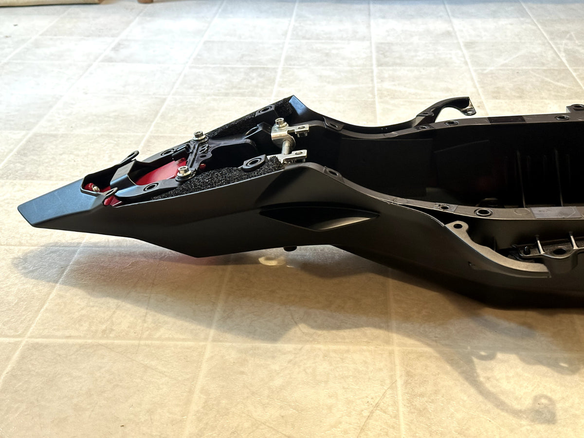 2020-2026 YAMAHA YZF R1 OEM SUBFRAME REAR BACK TAIL FRAME ASSEMBLY W/ UNDER TAIL