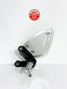 2022-2025 YAMAHA XSR900 XSR 900 OEM LEFT SIDE FOOT PEG REST W/ BRACKET