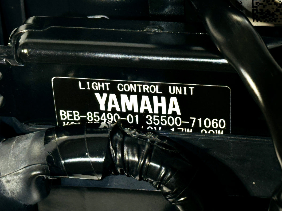 2022-2025 YAMAHA YZF R7 OEM FRONT HEAD LIGHT & LIGHT CONTROL UNIT W/ BRACKET