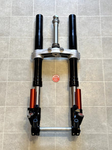 2021-2025 KAWASAKI NINJA ZX10R OEM FRONT FORKS SUPSENSION W/ TRIPLE TREE + AXLE