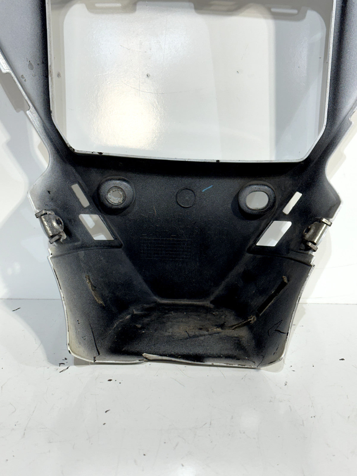 2015-2019 YAMAHA YZF R1 OEM CENTER LOWER BELLY PAN OIL COOLER FAIRING WHITE