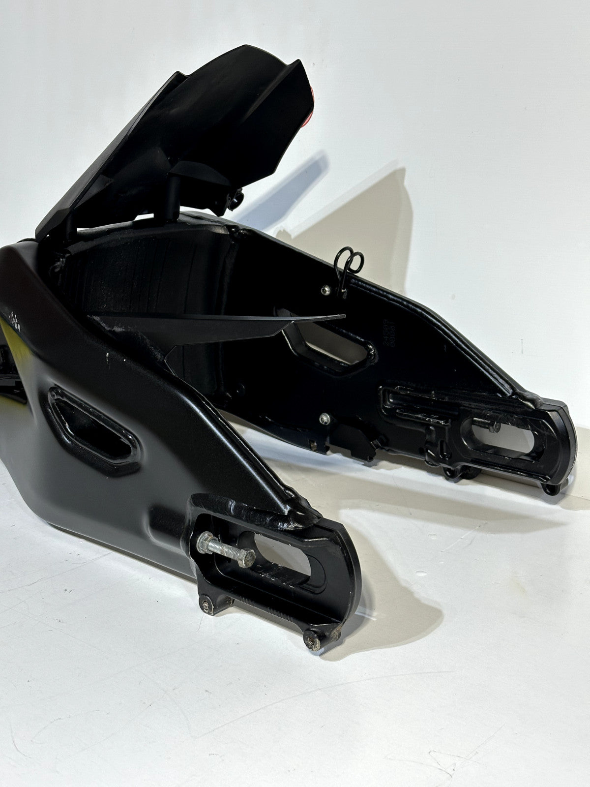 2015-2025 YAMAHA YZF R1 OEM REAR BACK SUSPENSION SWINGARM SWING ARM