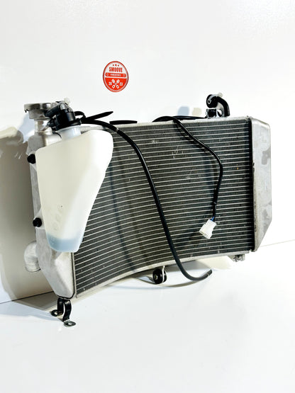 2020-2026 YAMAHA YZF R1 OEM RADIATOR ENGINE MOTOR COOLER W/ FANS & RESERVOIR
