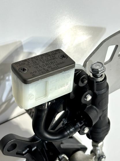 2021-2025 KAWASAKI NINJA ZX10R ZX 10 OEM REAR BRAKE MASTER CYLINDER W/ FOOT PEG