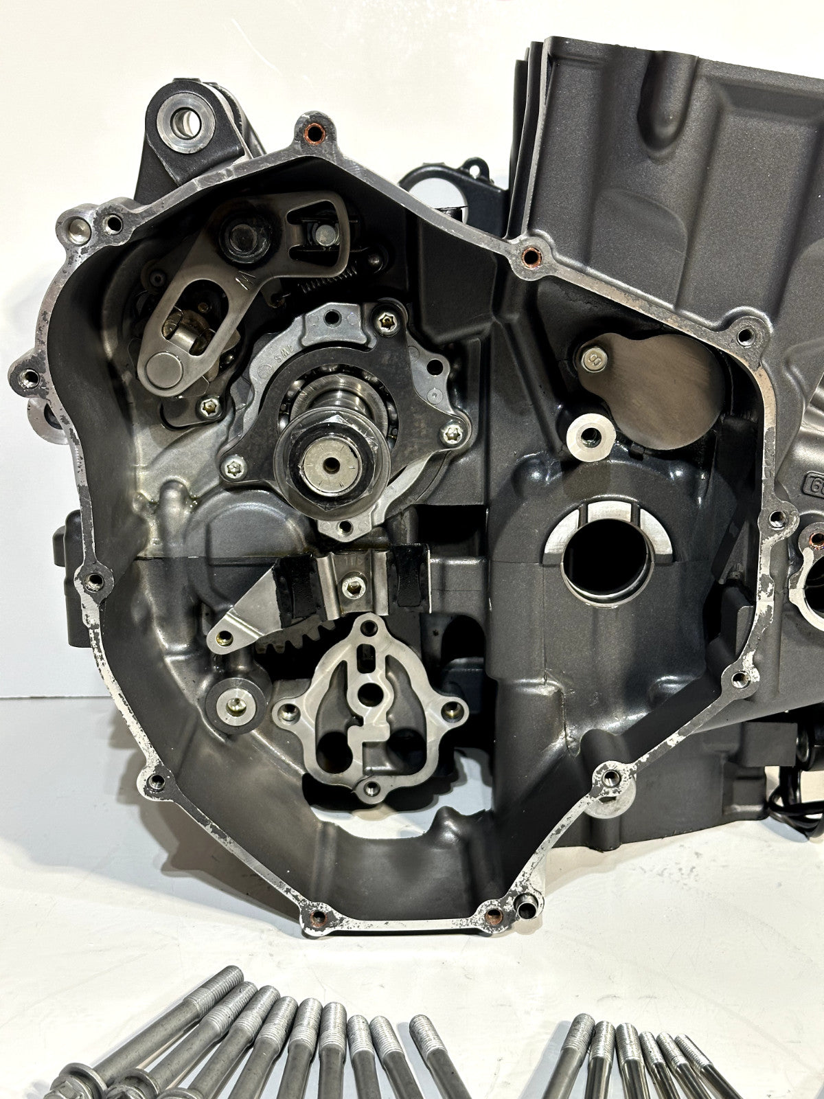 2014-2025 YAMAHA YZF R7 MT FZ 07 OEM COMPLETE ENGINE CRANK CASE CRANKCASE BLOCK