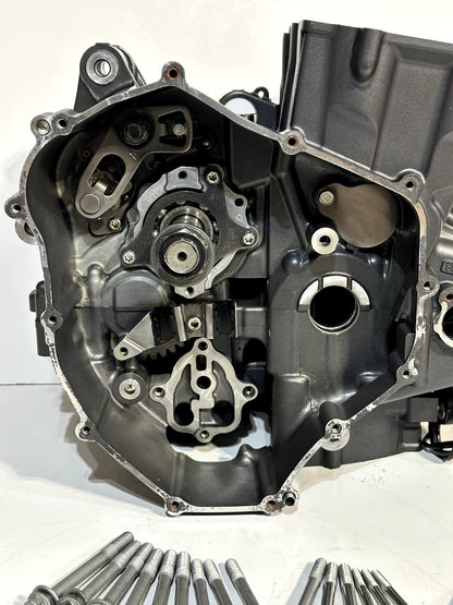 2014-2025 YAMAHA YZF R7 MT FZ 07 OEM COMPLETE ENGINE CRANK CASE CRANKCASE BLOCK