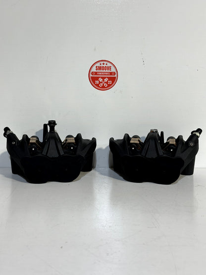 2023-2026 KAWASAKI NINJA ZX4RR OEM RIGHT LEFT FRONT BRAKE CALIPER SET W/ PADS
