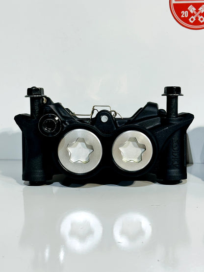 2022-2025 YAMAHA YZF R7 OEM LEFT RIGHT FRONT BRAKE CALIPER SET + PADS