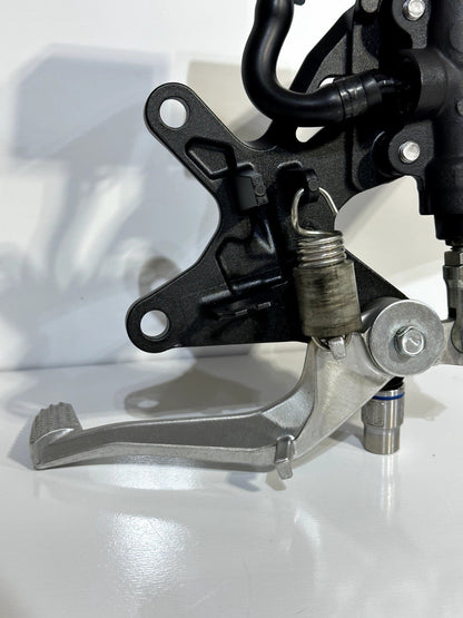 2021-2025 KAWASAKI NINJA ZX10R ZX 10 OEM REAR BRAKE MASTER CYLINDER W/ FOOT PEG