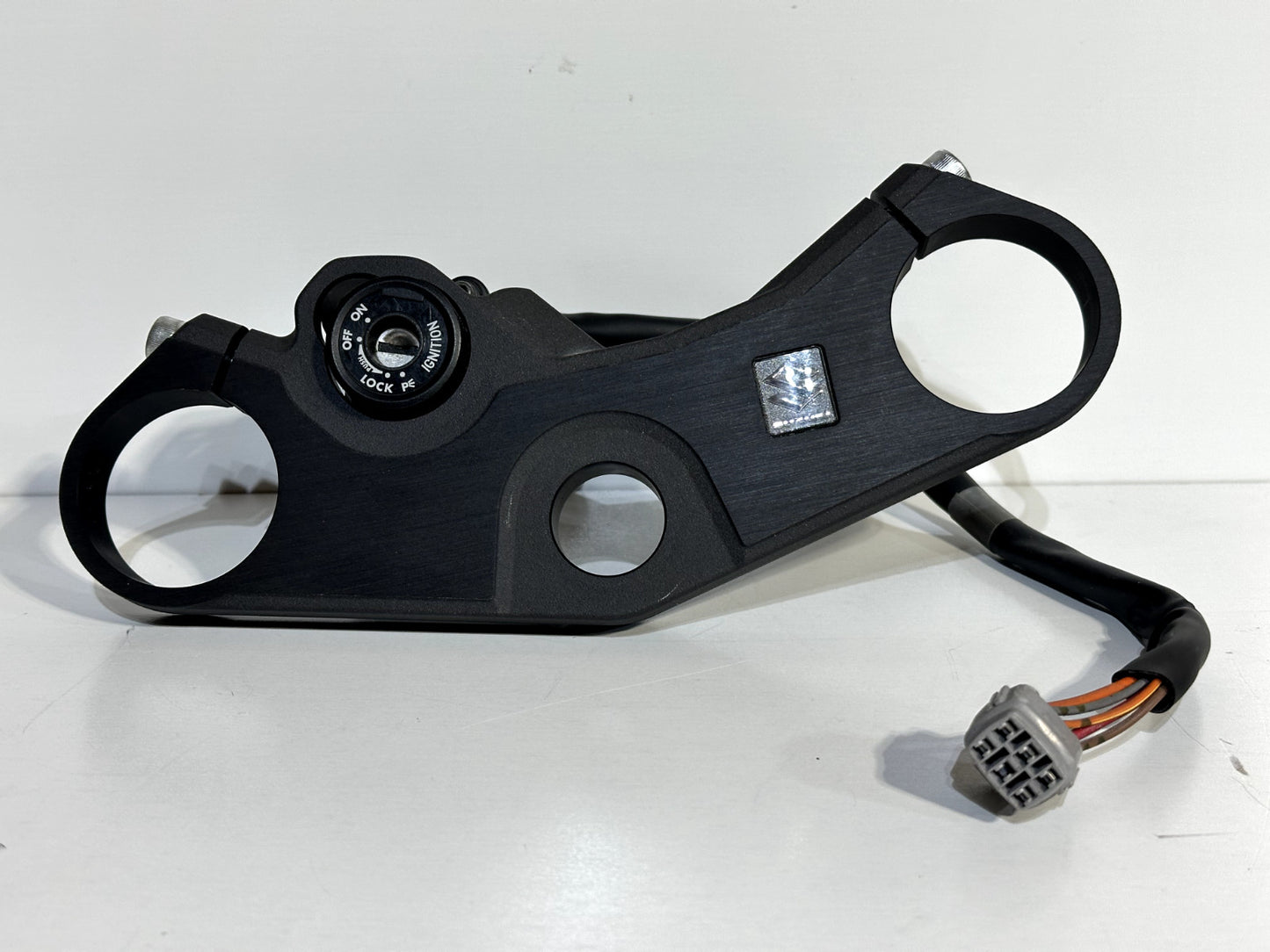 2011-2026 SUZUKI GSXR750 GSXR600 OEM IGNITION + TANK LOCK SET W/ TRIPLE TREE