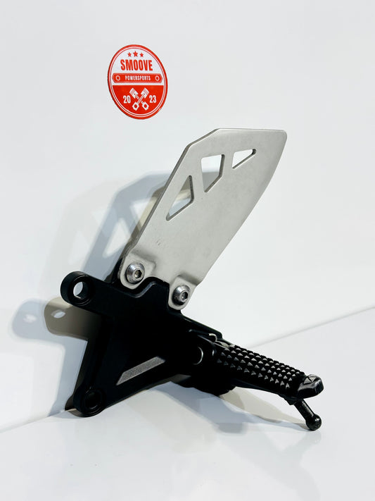 2011-2015 KAWASAKI NINJA ZX10R OEM LEFT RIDER FOOT PEG & FRAME BRACKET ASSEMBLY