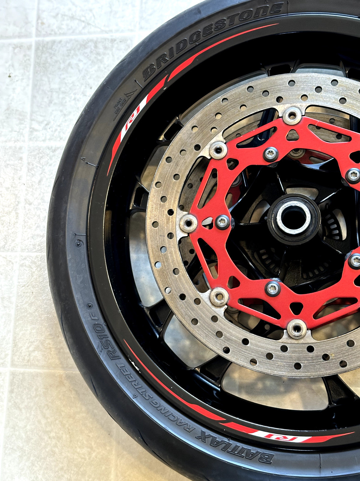 2015-2025 YAMAHA YZF R1 OEM FRONT WHEEL RIM ROTOR TIRE ABS RING BLACK STRAIGHT