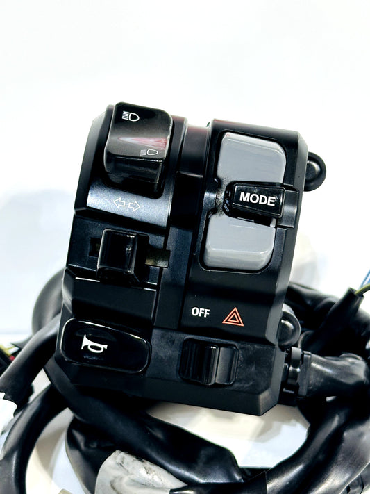 2020-2024 YAMAHA YZF-R1 YZF R1 OEM LEFT HANDLE BAR TURN SIGNAL CONTROL SWITCH