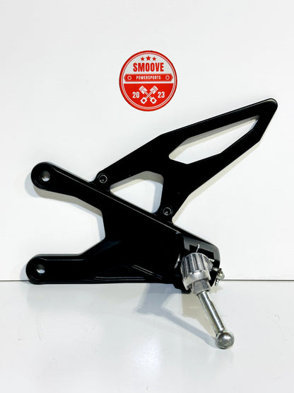 2020-2026 YAMAHA YZF R1 OEM LEFT RIDER FOOT PEG REST W/ BRACKET