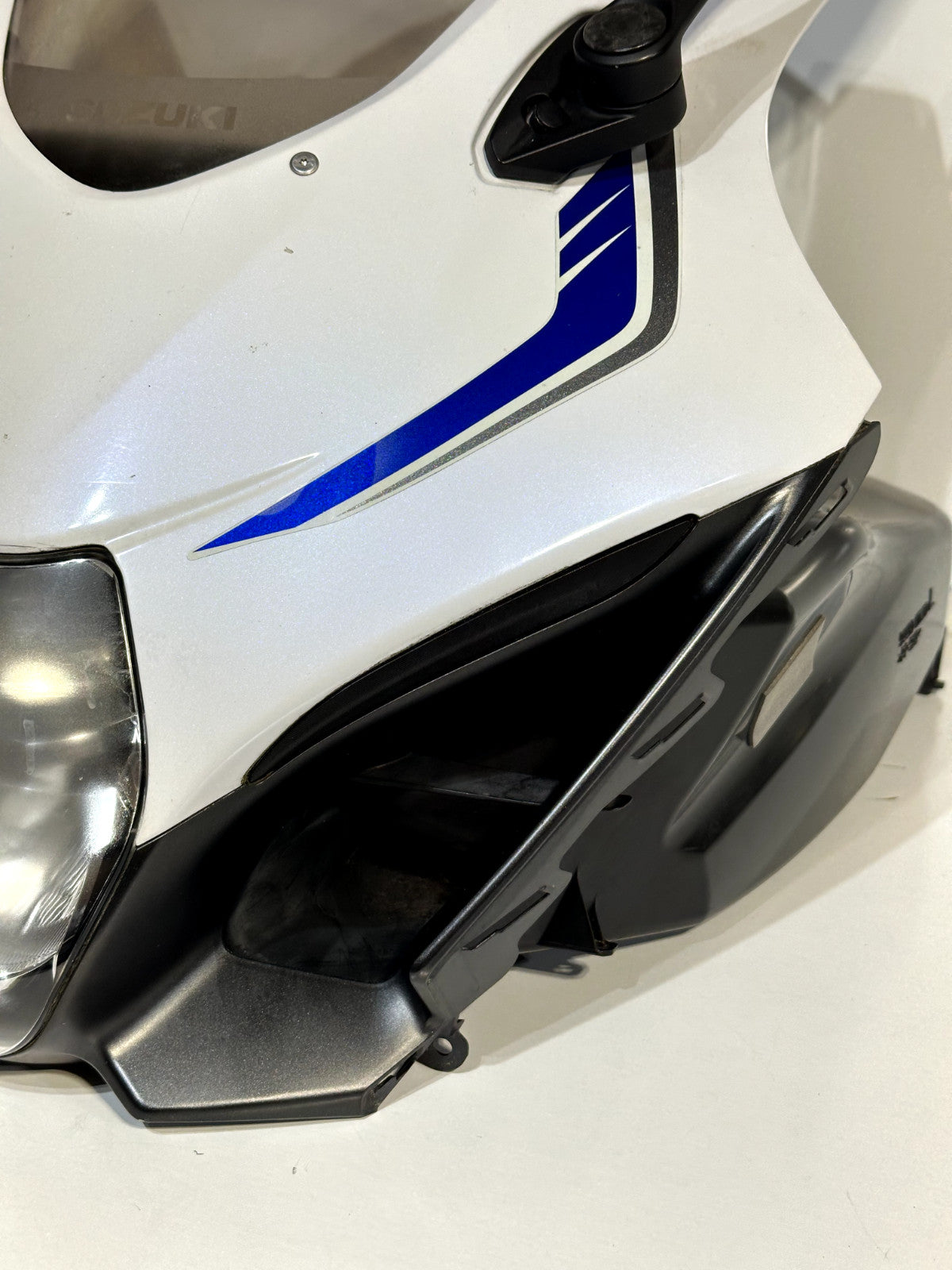 2018 2017-2025 SUZUKI GSXR1000 OEM FRONT HEADLIGHT W/ COWLING & WINDSHIELD WHITE
