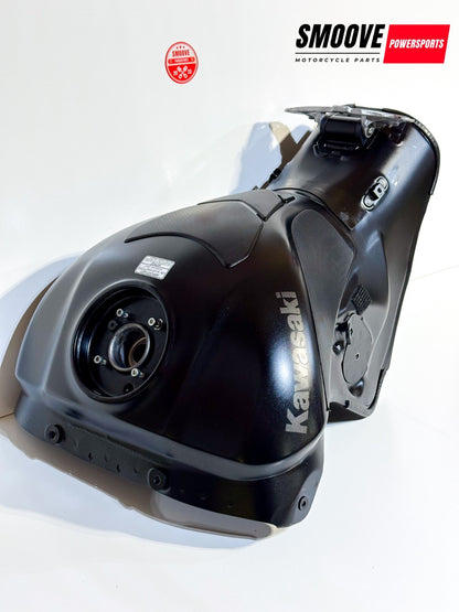 2021-2025 KAWASAKI NINJA ZX10R ZX10 OEM GAS FUEL TANK PETROL RESERVOIR BLACK
