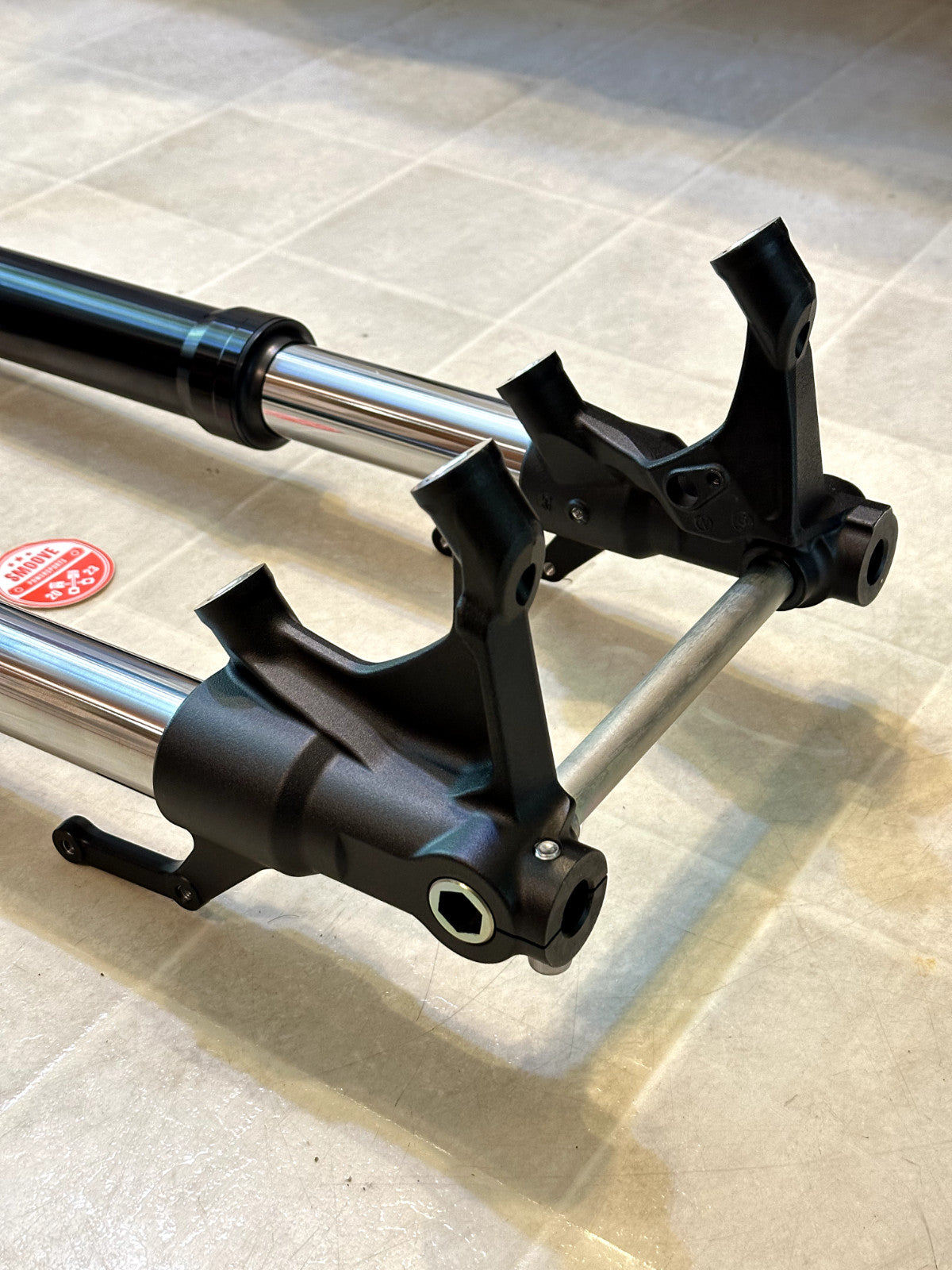 2022-2025 YAMAHA YZF R7 OEM FRONT FORKS SUSPENSION W/ TRIPLE TREE & CLIP ONS