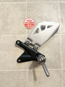 2021-2025 KAWASAKI NINJA ZX10R OEM LEFT RIDER FOOT PEG REST W/ BRACKET