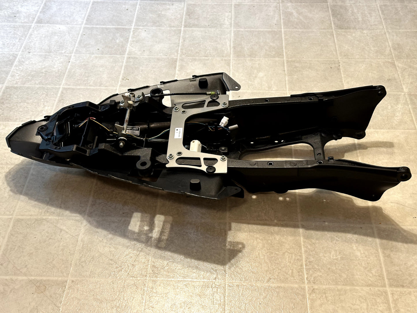 2009-2014 YAMAHA YZF R1 OEM SUBFRAME REAR BACK TAIL SUB FRAME W/ TAIL LIGHT