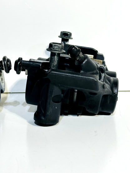 2022-2025 YAMAHA YZF R7 OEM LEFT & RIGHT FRONT BRAKE CALIPER SET W/ HARDWARE