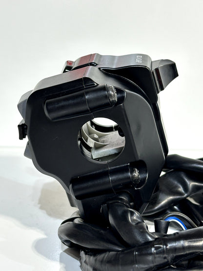 2020-2024 YAMAHA YZF-R1 YZF R1 OEM LEFT HANDLE BAR TURN SIGNAL CONTROL SWITCH