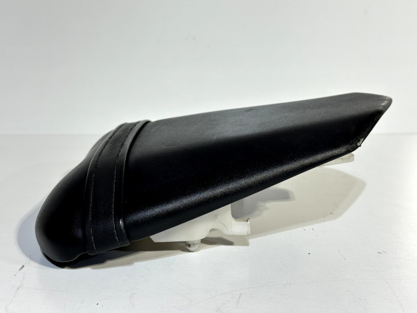 2008-2016 YAMAHA YZF R6 OEM REAR BACK PASSENGER SEAT PILLION