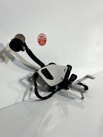 2022-2025 YAMAHA XSR900 XSR 900 OEM REAR BACK BRAKE MASTER CYLINDER W/ FOOT PEG