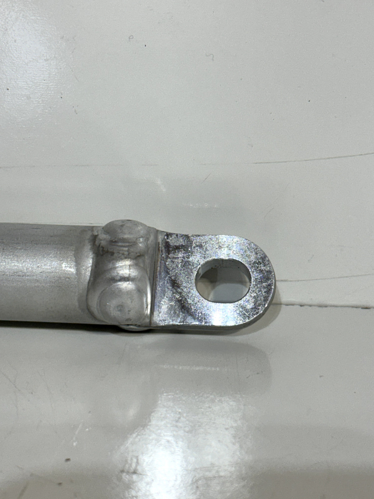2015-2019 YAMAHA YZF R1 GAS FUEL TANK BRACKET RESERVOIR FRAME CROSS BAR STRAIGHT