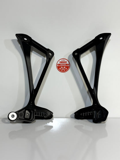 2011-2015 KAWASAKI NINJA ZX10R OEM REAR BACK PASSENGER FOOT PEG SET
