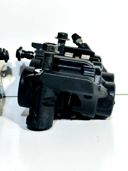 2022-2025 YAMAHA YZF R7 OEM LEFT & RIGHT FRONT BRAKE CALIPER SET W/ HARDWARE