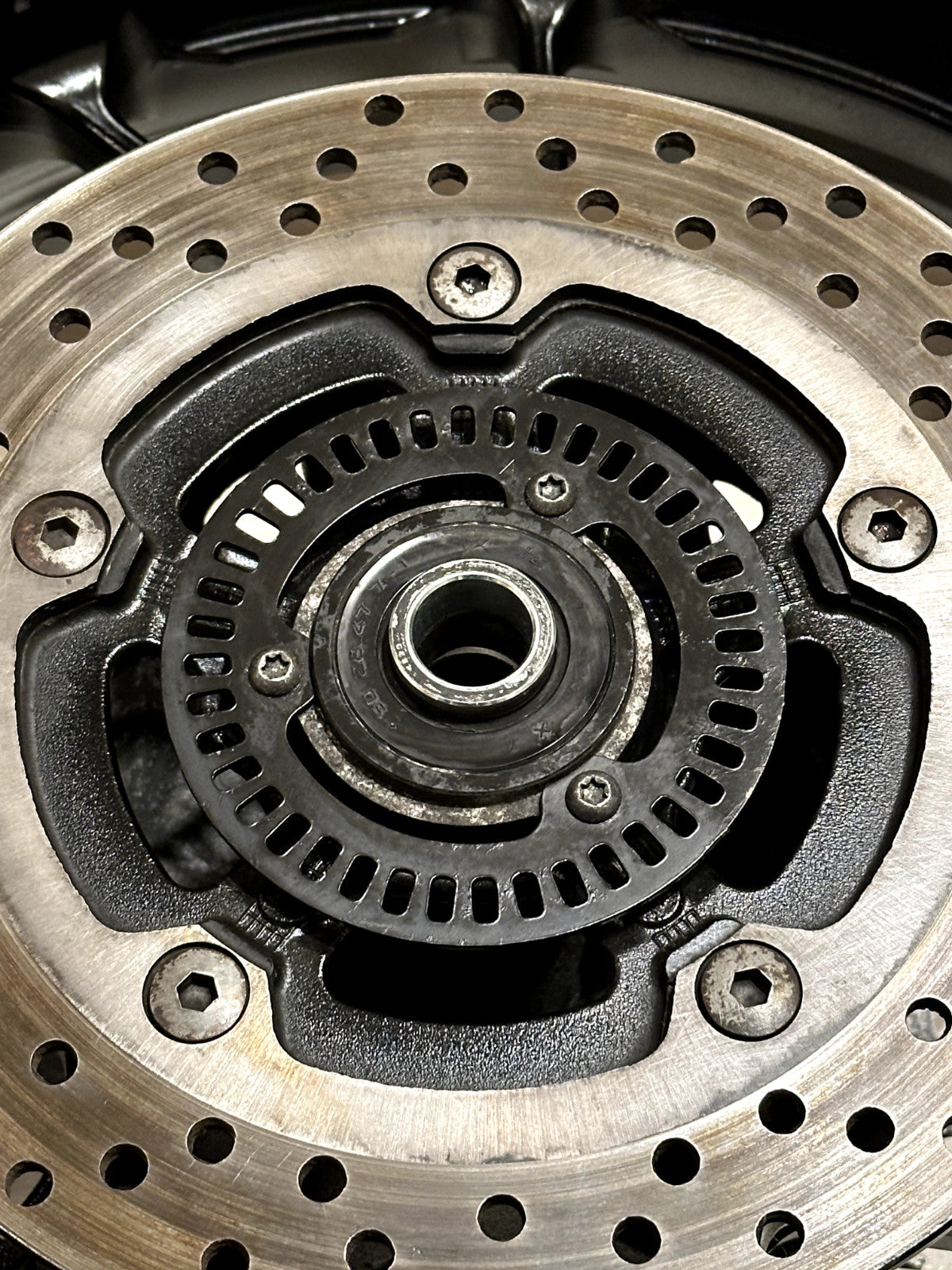 2022-2025 YAMAHA YZF R7 MT07 OEM REAR BACK WHEEL RIM ROTOR SPROCKET TIRE BLACK