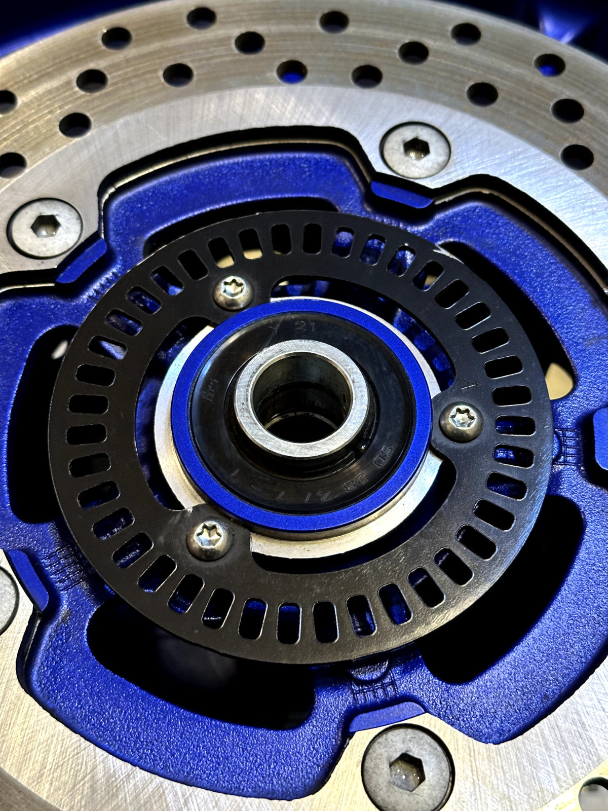 2022-2025 YAMAHA YZF R7 OEM REAR BACK WHEEL RIM SPROCKET ROTOR & TIRE BLUE
