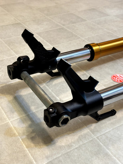 2022-2025 YAMAHA XSR900 XSR 900 OEM FRONT FORKS SUSPENSION W/ TRIPLE TREE & BARS