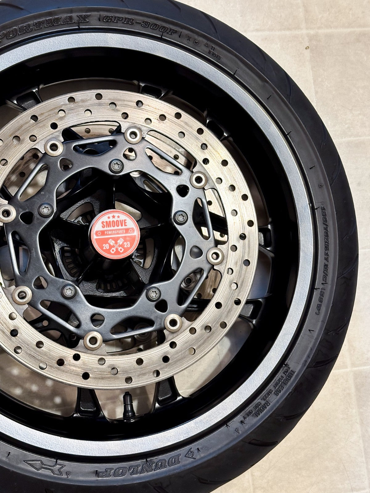 2020-2025 YAMAHA YZF-R1 YZF R1 OEM FRONT WHEEL RIM ROTOR & TIRE ASSEMBLY BLACK