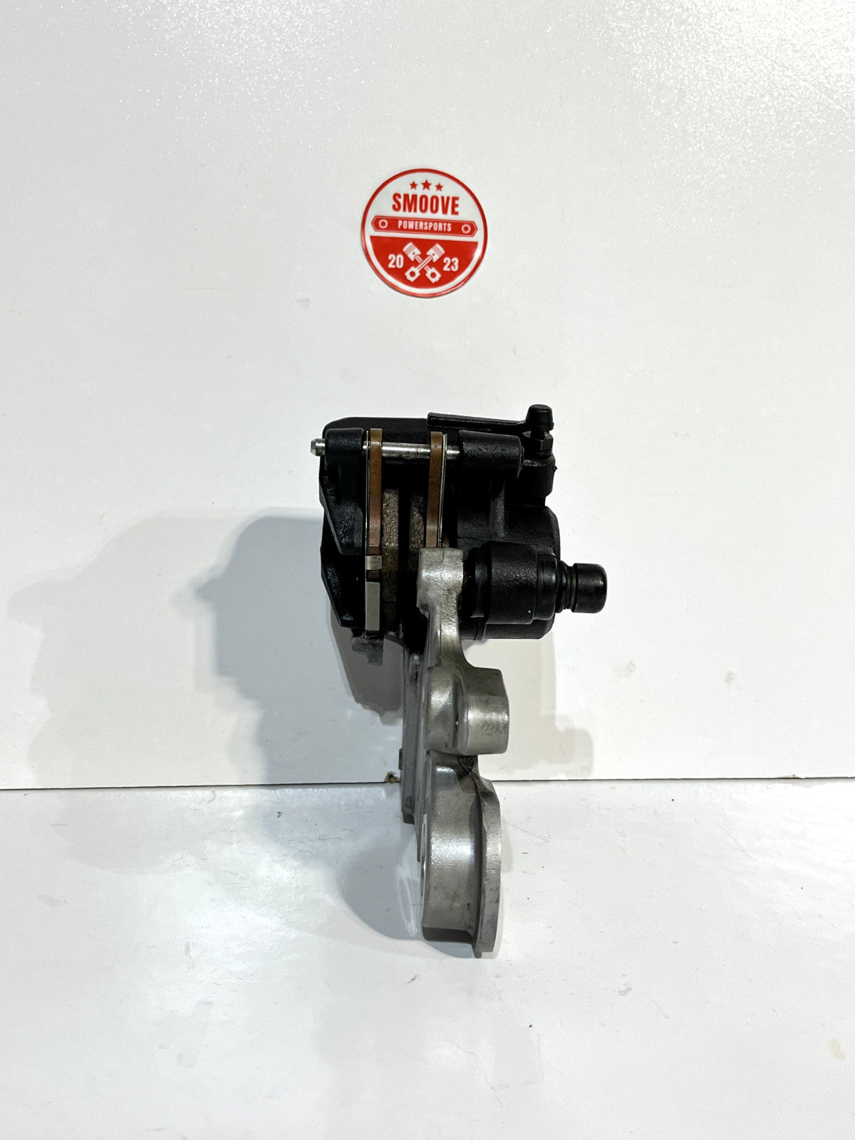 2022-2023 YAMAHA YZF R7 YZFR7 OEM REAR BACK BRAKE CALIPER & PADS W MOUNT BRACKET