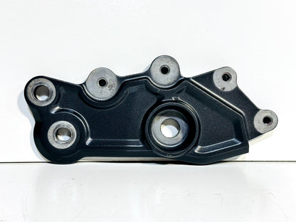 2022-2025 YAMAHA YZF R7 OEM LEFT & RIGHT FRAME COVER PANEL FOOT PEG BRACKET SET