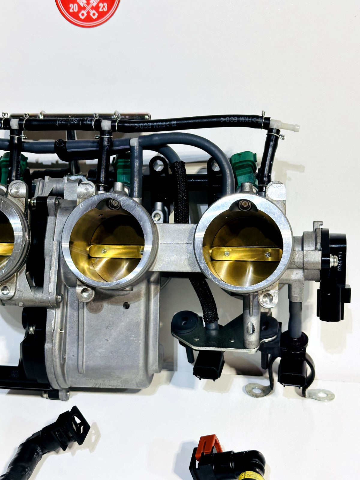 2024-2025 KAWASAKI NINJA ZX10R OEM THROTTLE BODY BODIES + INJECTORS & FUEL LINES