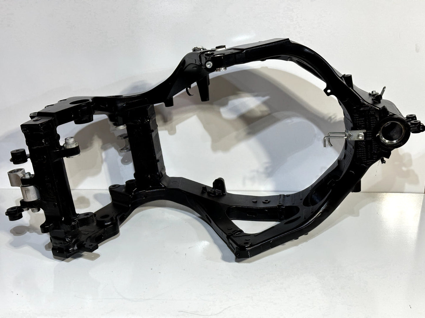 (2023) 2011-2026 SUZUKI GSXR750 GSXR 750 OEM MAIN FRAME CHASSIS MINT *SALVAGE*