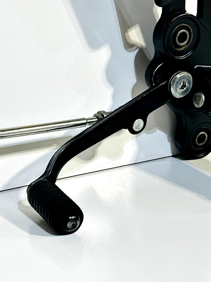 2021-2024 YAMAHA MT07 MT-07 OEM SHIFTER PEDAL & LINKAGE W/ FOOT PEG & BRACKET