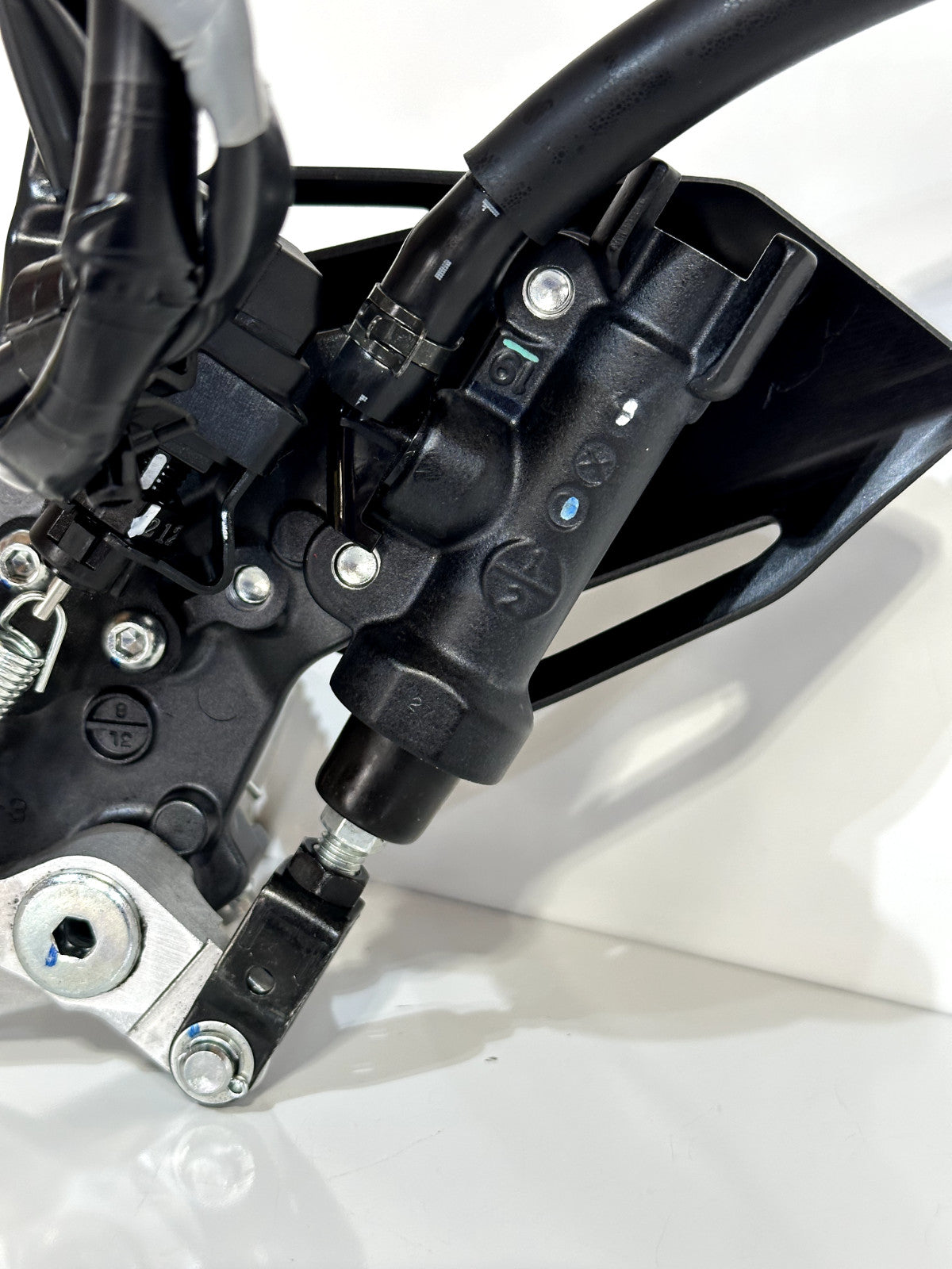 2024-2025 YAMAHA MT09 MT-09 OEM REAR BACK BRAKE MASTER CYLINDER W/ REAR SET