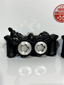 2022-2025 YAMAHA YZF R7 OEM LEFT RIGHT FRONT BRAKE CALIPER SET W/ PADS