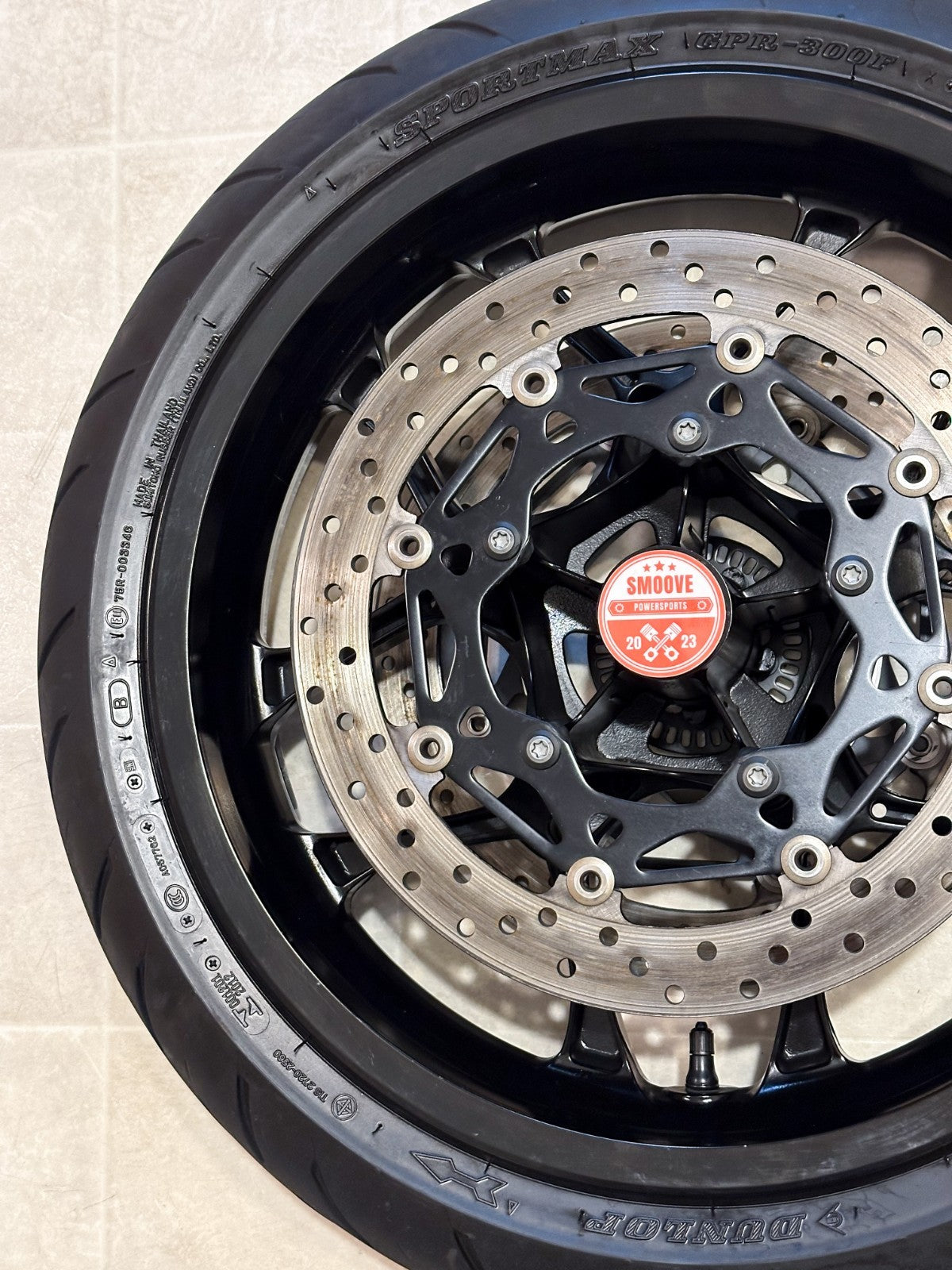 2020-2025 YAMAHA YZF-R1 YZF R1 OEM FRONT WHEEL RIM ROTOR & TIRE ASSEMBLY BLACK