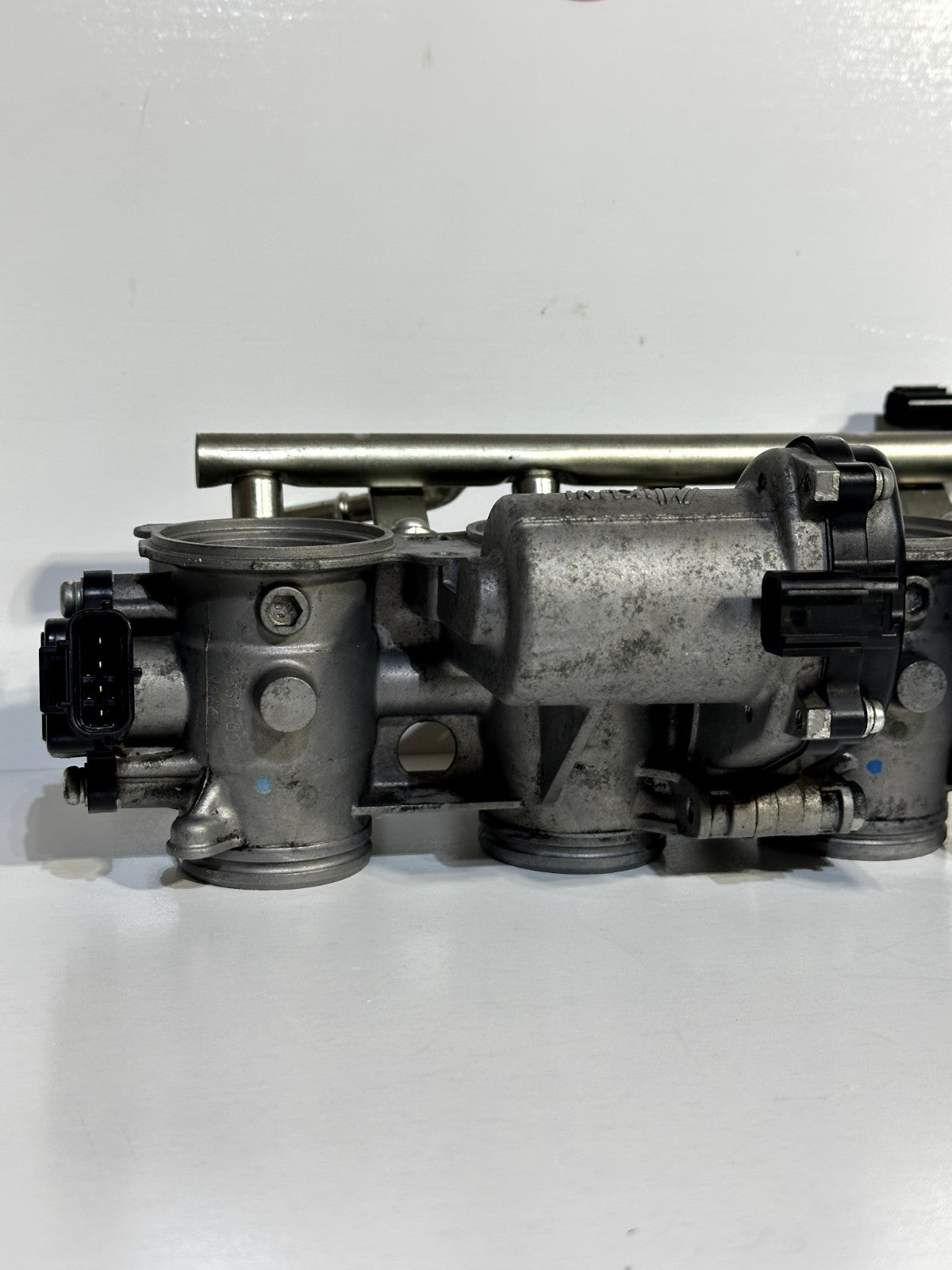 2008-2016 YAMAHA YZF R6 OEM THROTTLE BODY BODIES W/ FUEL INJECTORS + RAIL