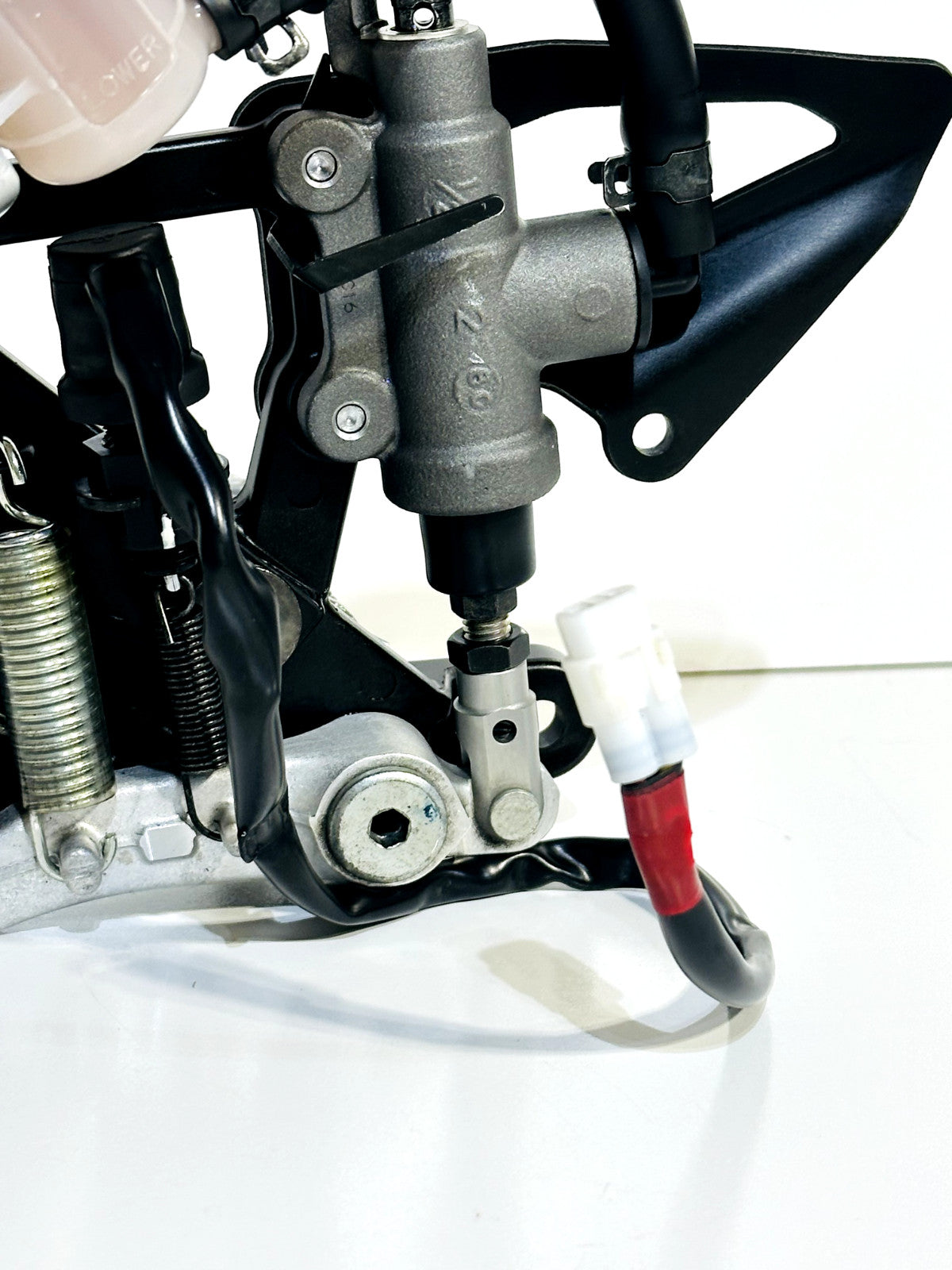 2020-2026 YAMAHA YZF R1 OEM REAR BACK BRAKE MASTER CYLINDER W/ FOOT PEG